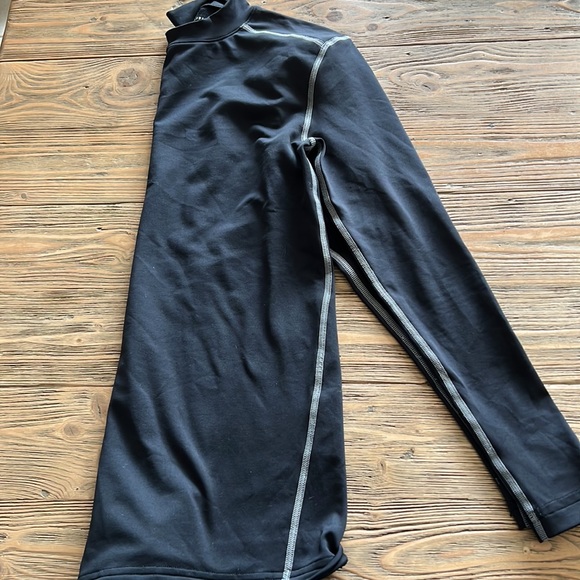 Under Armour compression shirt - Picture 3 of 3